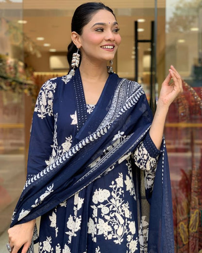 Blue Cotton Kurta Pant and Dupatta set for Women